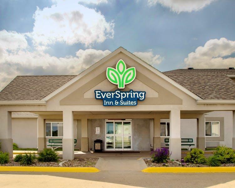 Everspring Inn & Suites Oskaloosa Exterior photo